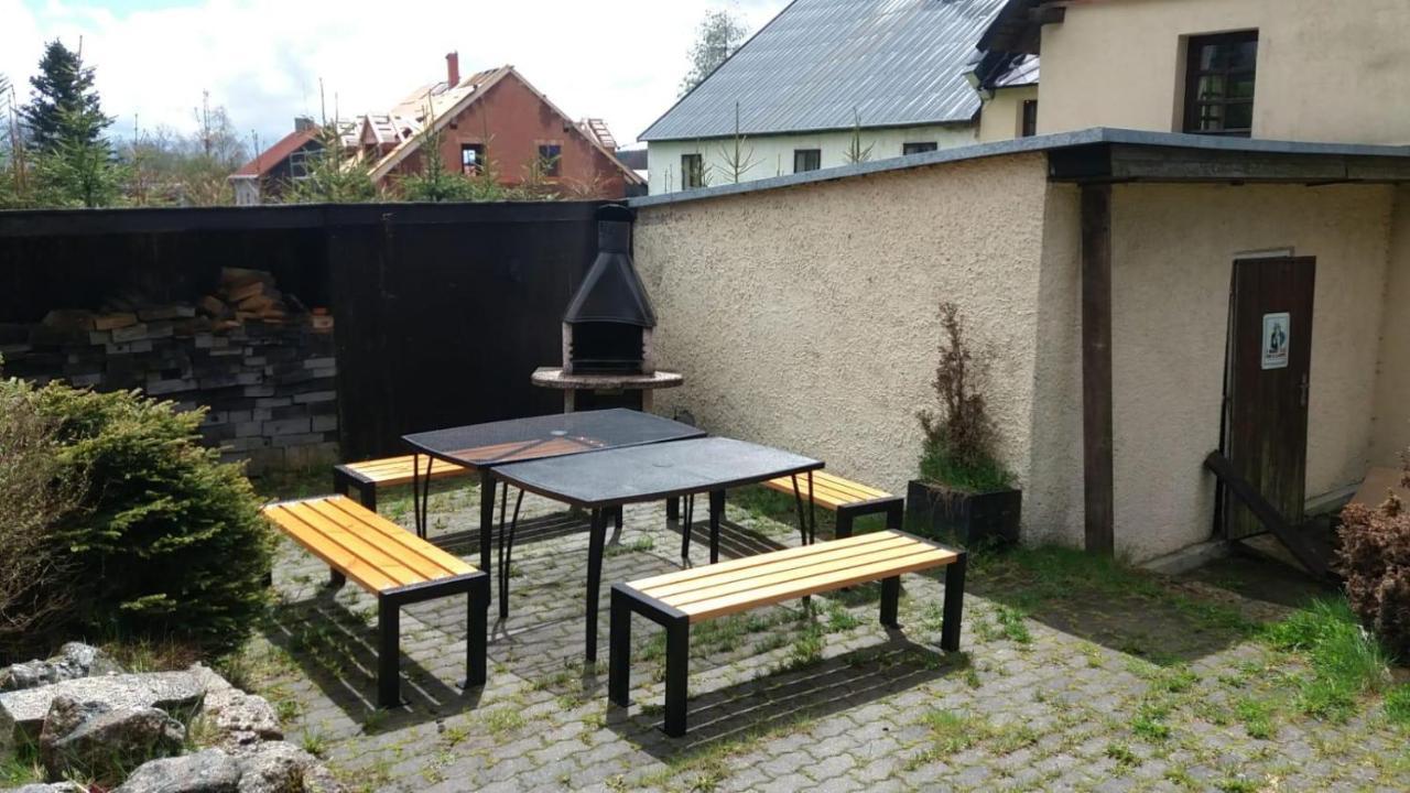 Chalupa Hrazdenka V Krusnych Horach Horni Blatna Exterior photo